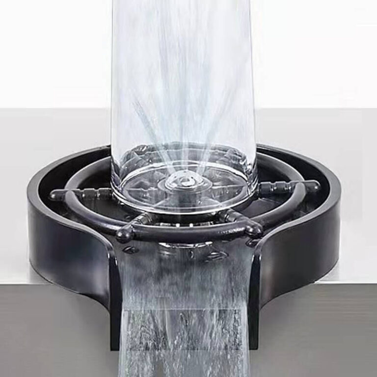 Un lave-gobelet et lave-verres automatique haute pression est installé à côté de l’évier Užsisakykite Trendai.lt 4